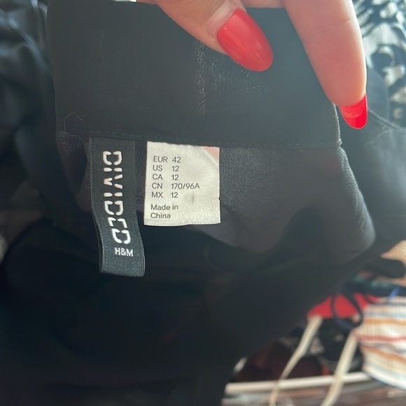 H&M Black Sheer Lace Fringe Blouse Size 12 - Picture 4 of 5